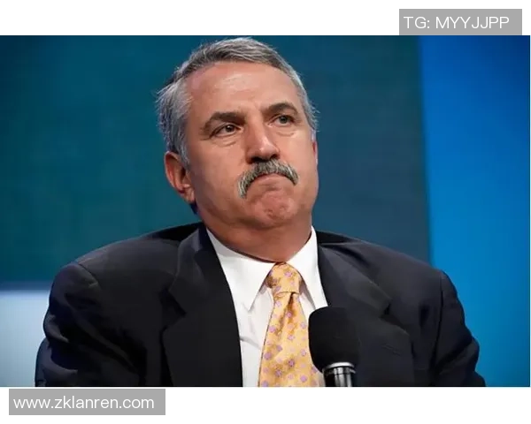 《探索足球的魅力与发展：从草根到职业的全球化进程与未来趋势》