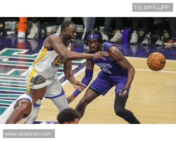 猛龙鏖战黄蜂全场激烈对攻双方年轻核心爆发上演精彩对决