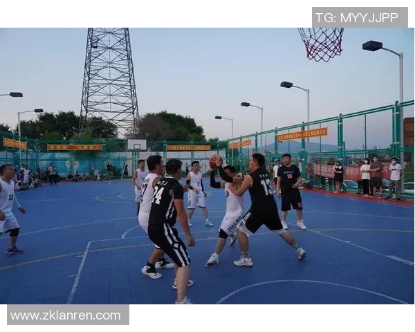 聚焦篮球运动员成长历程与赛场风采全景解读新视角洞察趋势展望篇