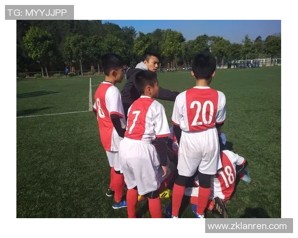 足球俱乐部如何打造冠军之路：从青训体系到国际化发展全方位解析